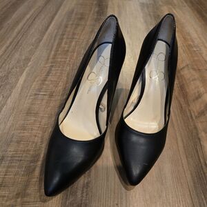 Jessica Simpsons Women’s 8.5 Snakeskin Embossed Livvy 3.5” Heel Pump Stilettos
